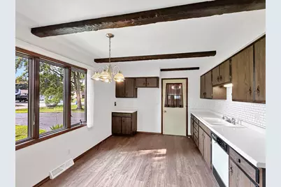 130 Barton Road, Oshkosh, WI 54904 - Photo 6