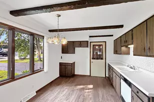 130 Barton Rd, Oshkosh, WI 54904 - Photo 6