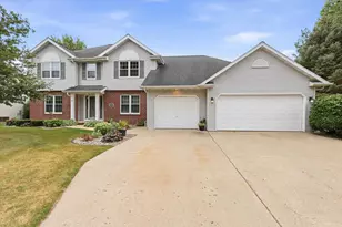 1990 Tyler Ln, De Pere, WI 54115 - Photo 2