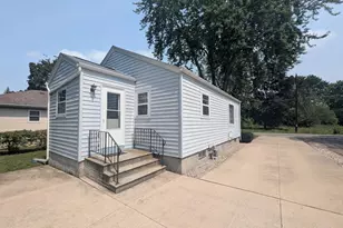 1335 Sherrin St, Oshkosh, WI 54904 - Photo 4
