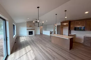 N8891 Killarney Way, Appleton, WI 54952 - Photo 2