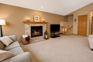 3171 Mockingbird Way, Oshkosh, WI 54904 - Photo 4