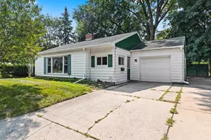 101 W Whitney St, Green Bay, WI 54301 - Photo 2