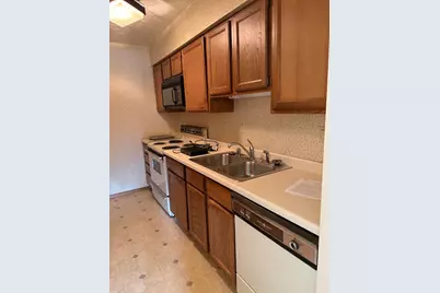 366 W St Joseph Street, Green Bay, WI 54301 - Photo 8