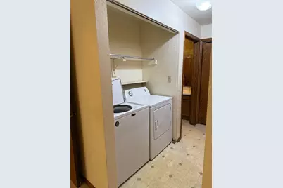 366 W St Joseph Street, Green Bay, WI 54301 - Photo 10