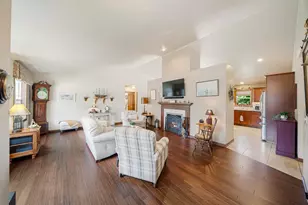 1790 Garnet Ct, Menasha, WI 54952 - Photo 16