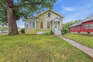 4 Prospect Ave, Oshkosh, WI 54901 - Photo 1