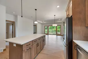 3152 E River Dr, Green Bay, WI 54301 - Photo 14