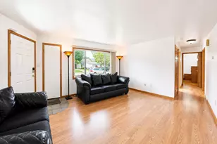 219 Cedar St, Ripon, WI 54971 - Photo 6