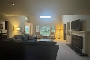 2591 Village Ln, Oshkosh, WI 54904 - Photo 8