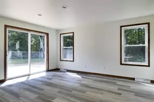 4347 Sandy Ln, Suamico, WI 54173 - Photo 16