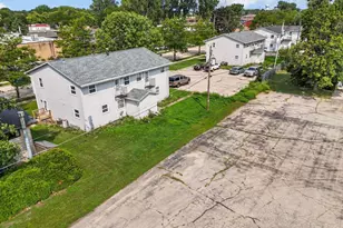 1842 Evans St, Oshkosh, WI 54901 - Photo 4