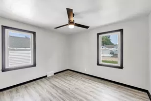 2302 Glendale Ave, Green Bay, WI 54303 - Photo 10