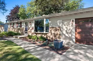 2766 Berken Ct, Green Bay, WI 54304 - Photo 8