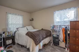 1049 Gillingham Rd, Neenah, WI 54956 - Photo 10