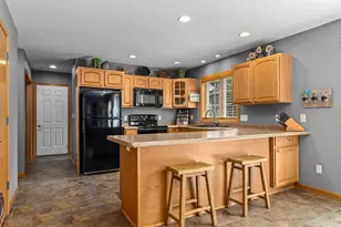 3023 E Greenleaf Dr, Appleton, WI 54913 - Photo 8