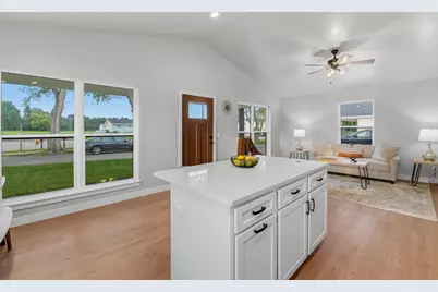W5311 E Pioneer Road, Fond du Lac, WI 54935 - Photo 8