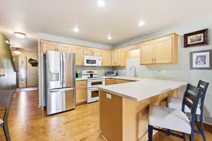 1300 Alpine Dr, Green Bay, WI 54311 - Photo 6