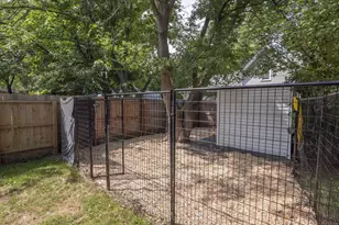 131 Pine St, Waupaca, WI 54981 - Photo 6