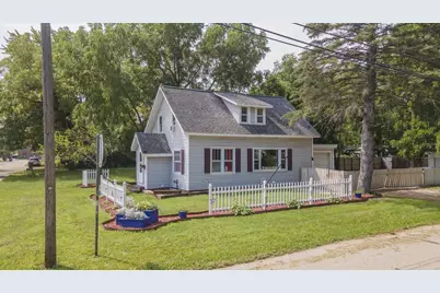 131 Pine Street, Waupaca, WI 54981 - Photo 2
