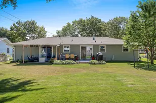 1016 Chantel St, Green Bay, WI 54304 - Photo 2