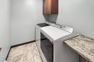 560 Superior Rd, Green Bay, WI 54311 - Photo 16