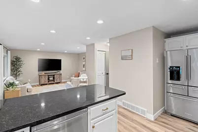 1061 Patrick Court, Neenah, WI 54956 - Photo 8