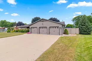1061 Patrick Ct, Neenah, WI 54956 - Photo 52