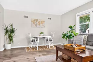 1028 Tyler Ave, Oshkosh, WI 54902 - Photo 6