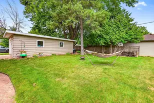 1028 Tyler Ave, Oshkosh, WI 54902 - Photo 30