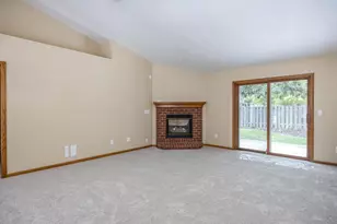 339 Windingbrook Dr, Oshkosh, WI 54904 - Photo 6