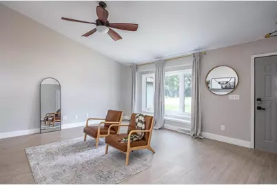 1005 Freedom Avenue, Oshkosh, WI 54901 - Photo 2