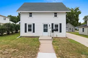 407 Hamburg St, Ripon, WI 54971 - Photo 2