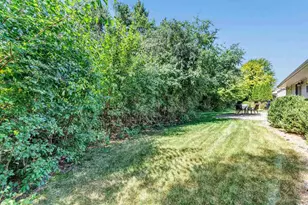 1927 Cross Creek Cir, De Pere, WI 54115 - Photo 16