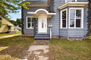 816 Marinette Ave, Marinette, WI 54143 - Photo 2