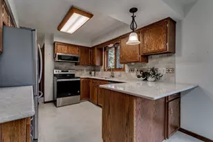 1332 Mulberry Ln, Neenah, WI 54956 - Photo 10
