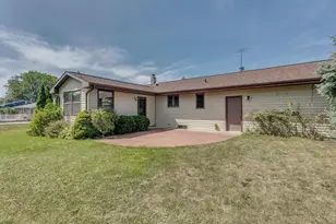 1332 Mulberry Ln, Neenah, WI 54956 - Photo 36