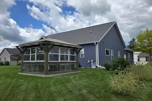 905 Duke St, Brownsville, WI 53006 - Photo 44