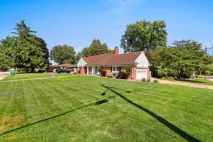 1153 Highview Ln, Green Bay, WI 54304 - Photo 6