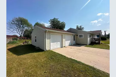 2406 34th Street, Two Rivers, WI 54240 - Photo 4