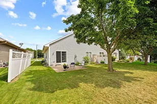 711 W Packer Ave, Oshkosh, WI 54901 - Photo 12