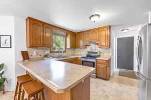 3108 Summer Pl, Green Bay, WI 54313 - Photo 10