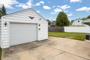 1609 W Murdock Ave, Oshkosh, WI 54901 - Photo 18