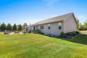 W6438 Sawtooth St, Menasha, WI 54952 - Photo 44