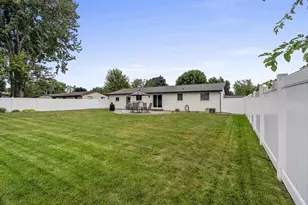 2360 Kincaid Ave, Oshkosh, WI 54904 - Photo 16