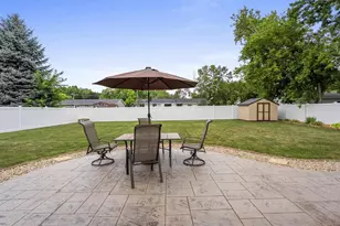 2360 Kincaid Ave, Oshkosh, WI 54904 - Photo 8