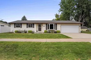 2360 Kincaid Ave, Oshkosh, WI 54904 - Photo 1