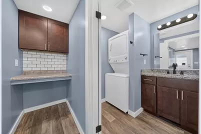 400 W 7th Avenue, Oshkosh, WI 54902 - Photo 8