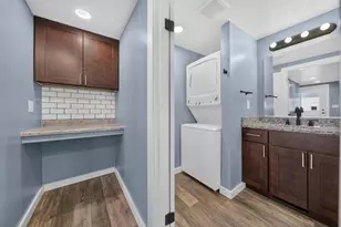 400 W 7th Ave, Oshkosh, WI 54902 - Photo 8
