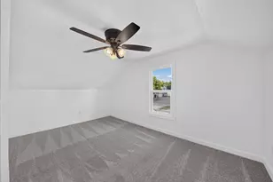 400 W 7th Ave, Oshkosh, WI 54902 - Photo 12